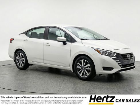 Used 2025 Nissan Versa SV image 1