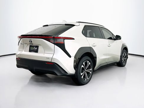 Used 2024 Toyota bZ4X XLE w/ Weather Package image 9