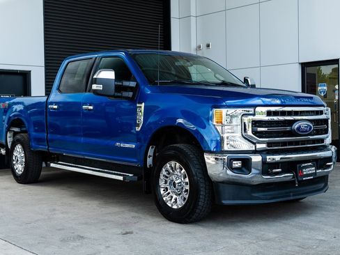 Used 2022 Ford F350 Lariat w/ Chrome Package image 1