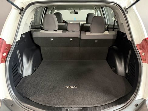 Used 2014 Toyota RAV4 LE AWD/4WD image 16