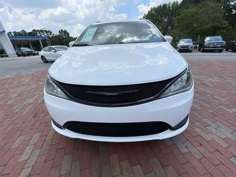 Used 2018 Chrysler Pacifica Touring Plus w/ S Appearance Package FWD image 24