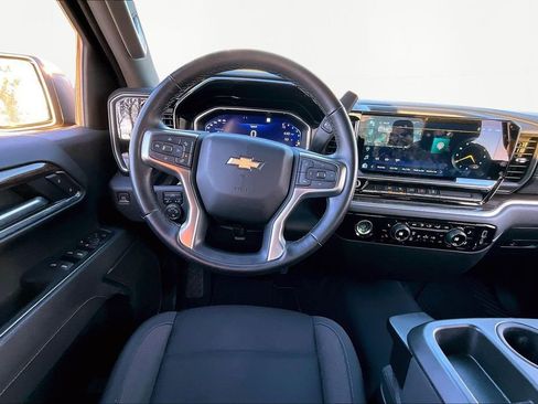 Used 2023 Chevrolet Silverado 1500 LT image 8