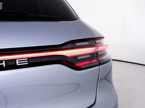 New 2026 Porsche Macan image 12