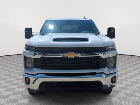 Used 2025 Chevrolet Silverado 2500 LT w/ Convenience Package AWD/4WD image 9