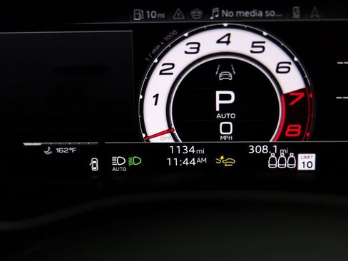 Used 2026 Audi RS Q8 performance AWD/4WD image 19