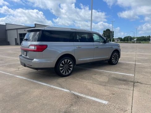 Used 2021 Lincoln Navigator L Reserve w/ Luxury Package RWD image 4