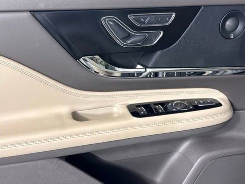 Used 2020 Lincoln Corsair Reserve w/ Equipment Group 201A FWD image 15