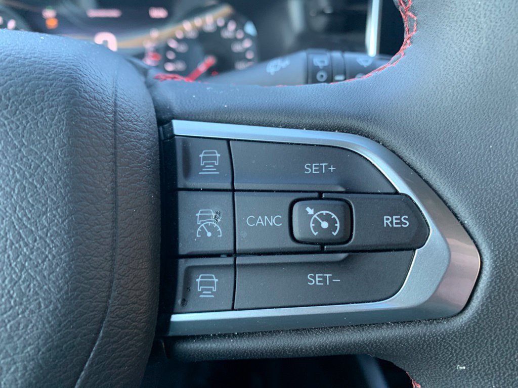 Used 2025 Jeep Compass Trailhawk AWD/4WD image 41