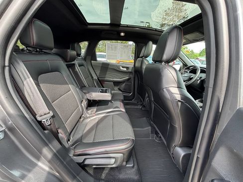 Used 2024 Ford Escape ST-Line w/ Tech Pack #1 AWD/4WD image 17