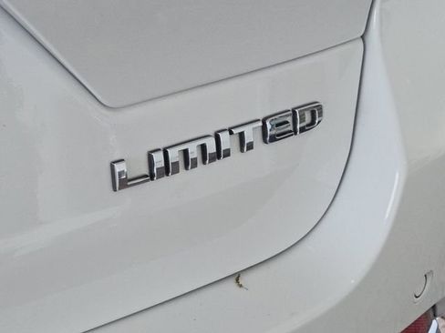 Used 2024 Jeep Grand Cherokee Limited AWD/4WD image 9