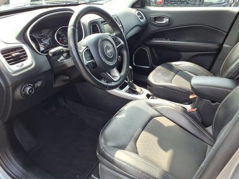 Used 2018 Jeep Compass Latitude AWD/4WD image 13