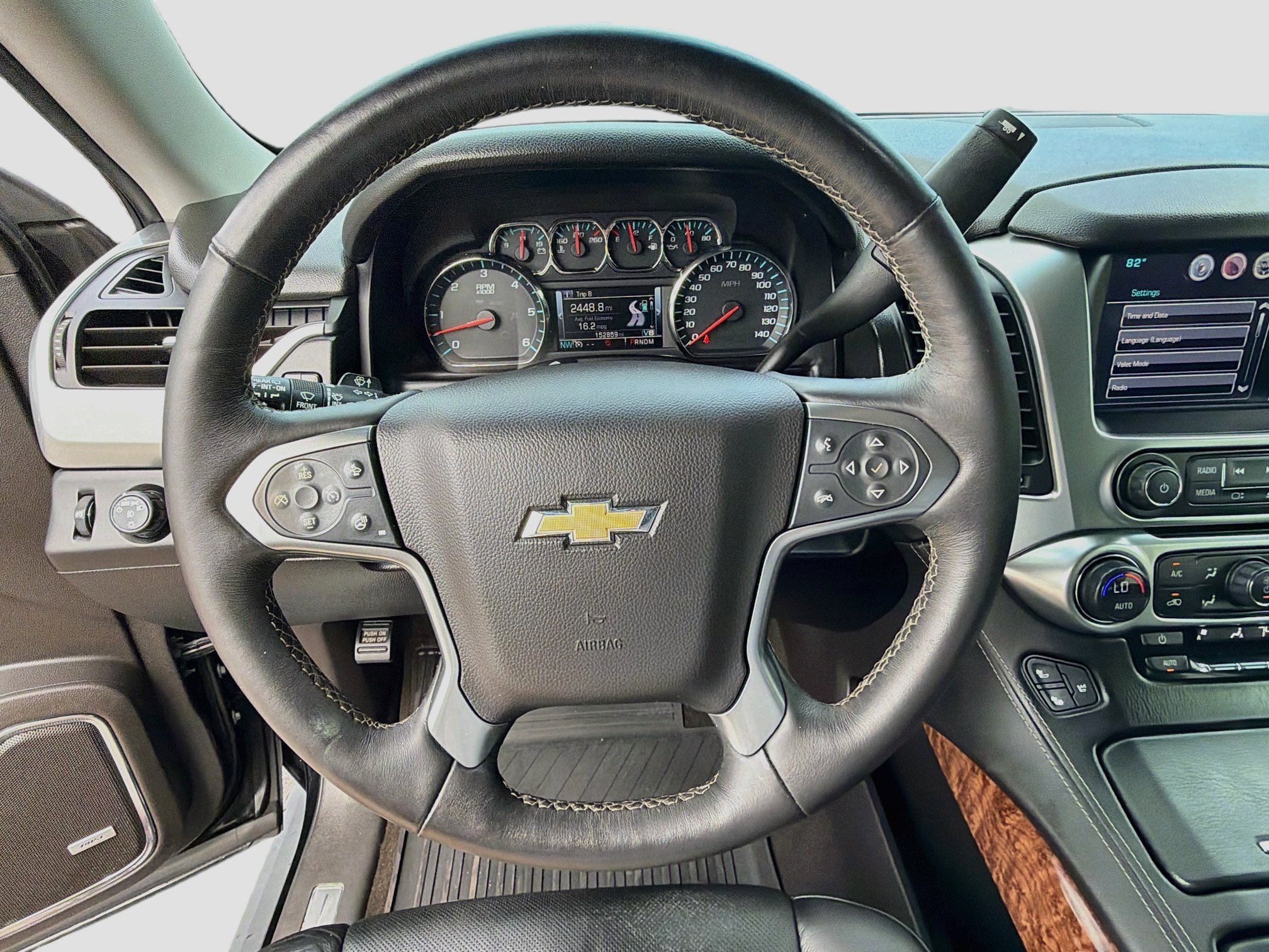 Used 2015 Chevrolet Suburban LTZ RWD image 42