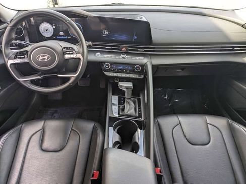 Used 2025 Hyundai Elantra Limited image 14