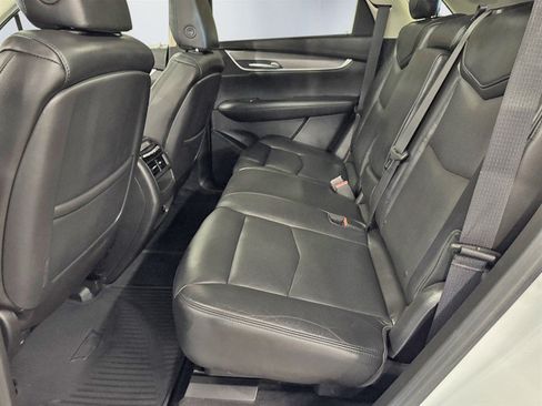 Used 2018 Cadillac XT5 Luxury w/ Driver Awareness Package AWD/4WD image 21