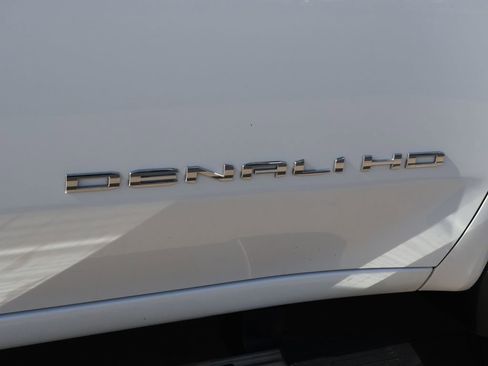 Used 2022 GMC Sierra 3500 Denali AWD/4WD image 10