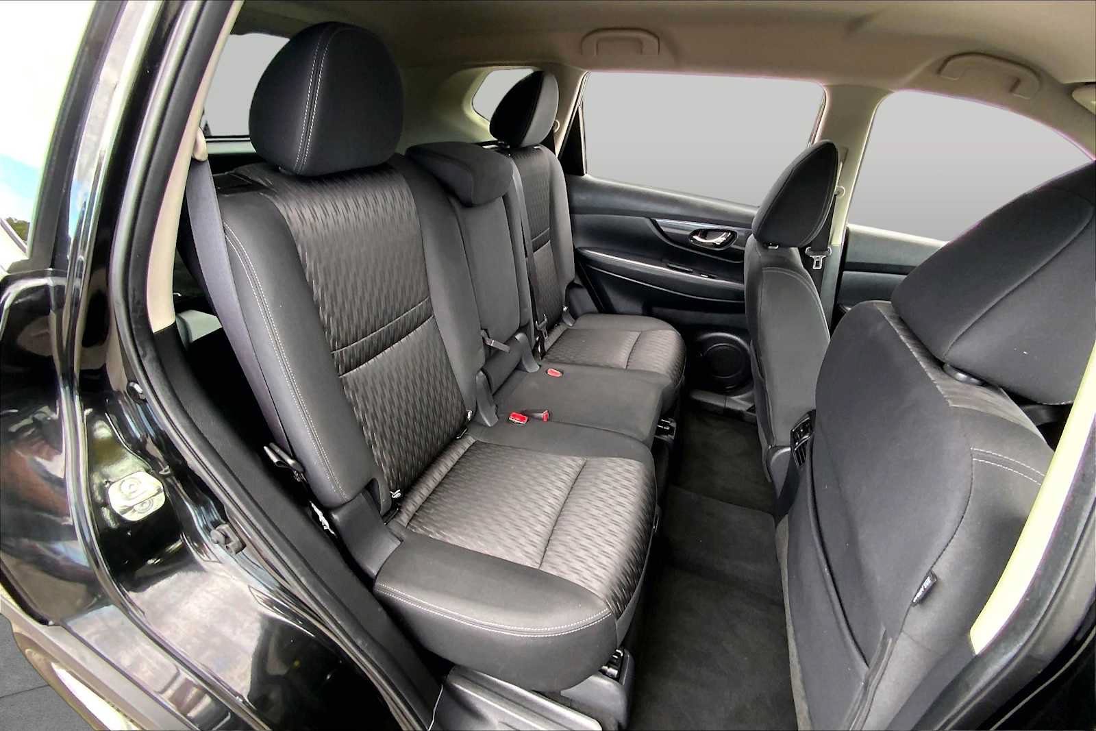 Used 2020 Nissan Rogue S w/ Special Edition Package AWD/4WD image 18