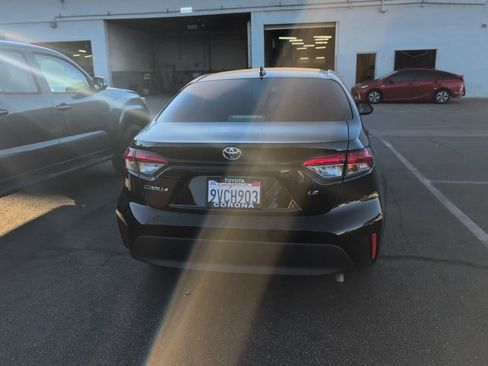 Used 2025 Toyota Corolla LE image 6