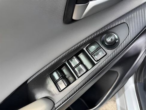 Used 2020 Toyota Yaris L FWD image 19