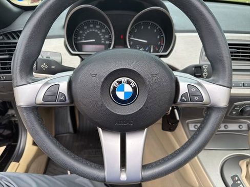 Used 2004 BMW Z4 3.0i RWD image 11
