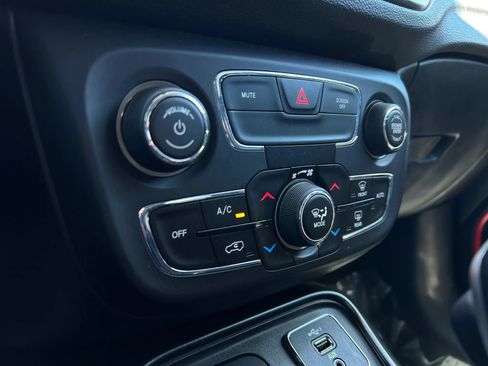 Used 2019 Jeep Compass Trailhawk AWD/4WD image 13