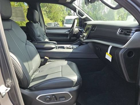 New 2026 Jeep Grand Wagoneer Limited AWD/4WD image 15