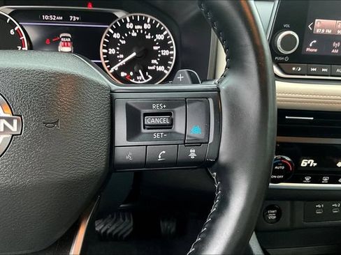 Used 2025 Nissan Rogue SV AWD/4WD image 12