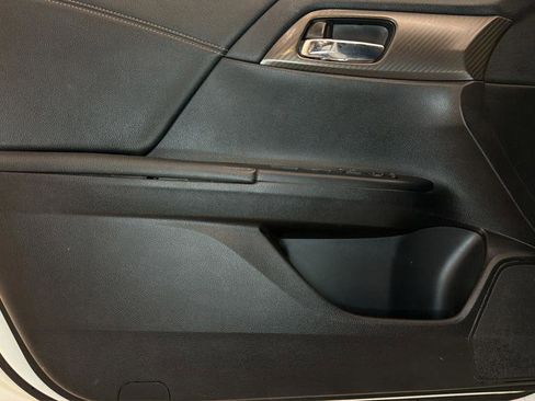 Used 2017 Honda Accord Sport image 21