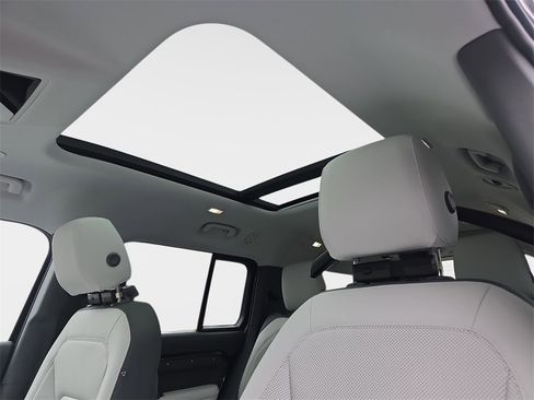 New 2026 Land Rover Defender 130 S image 31