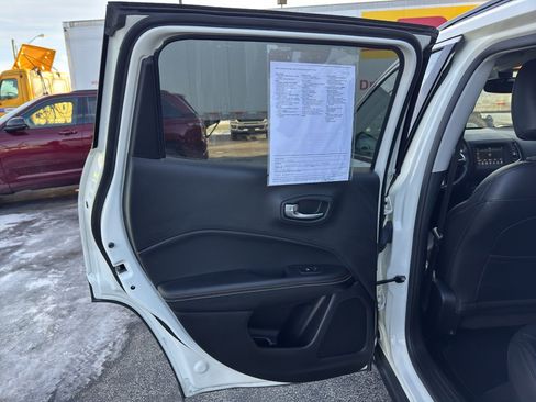 Used 2019 Jeep Compass Latitude image 15