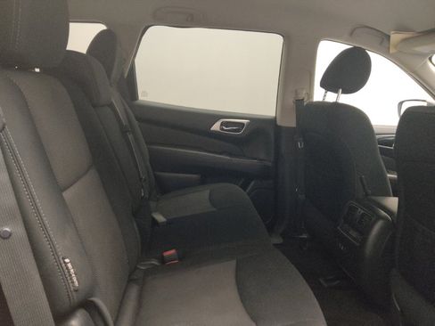 Used 2020 Nissan Pathfinder S image 19