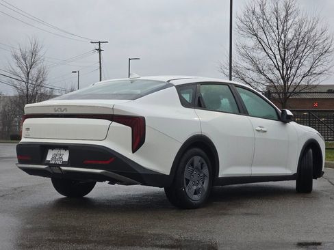 New 2025 Kia K4 LX image 14
