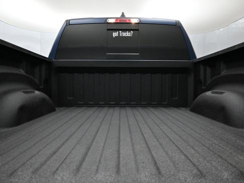 Used 2024 RAM 1500 Laramie AWD/4WD image 7