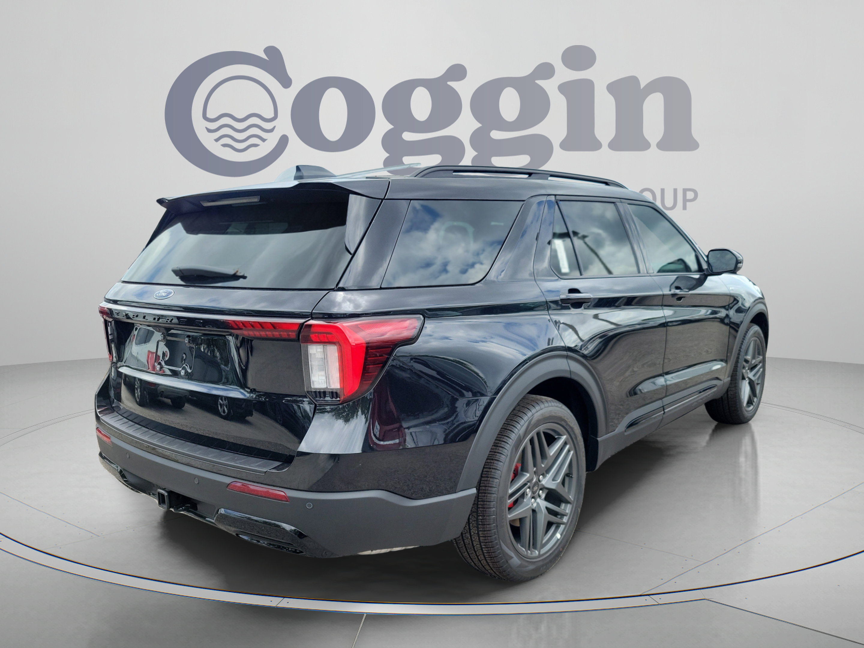 New 2026 Ford Explorer ST-Line w/ ST-Line Street Pack RWD image 4