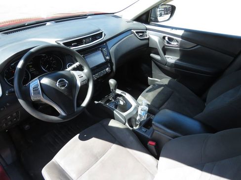 Used 2016 Nissan Rogue SV w/ SV Premium Package AWD/4WD image 11