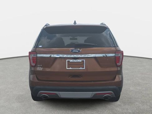 Used 2017 Ford Explorer XLT w/ Equipment Group 202A FWD image 6