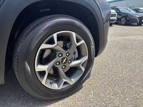 Used 2025 Chevrolet Trax LT w/ LT Convenience Package image 30