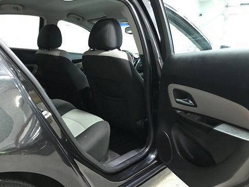 Used 2011 Chevrolet Cruze LS FWD image 15