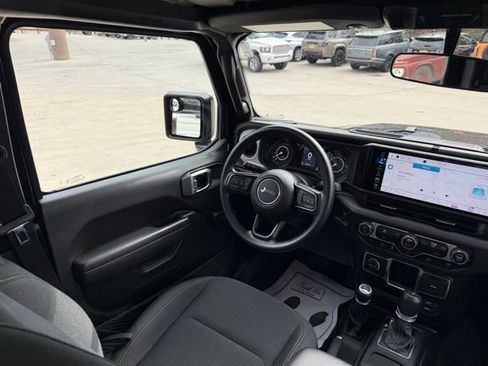 Used 2024 Jeep Gladiator Sport AWD/4WD image 73