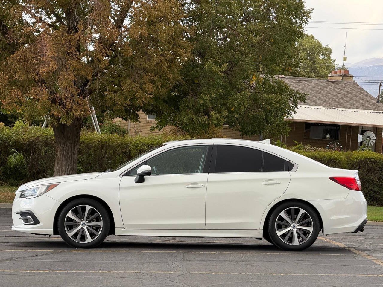 Used 2019 Subaru Legacy 2.5i Limited AWD/4WD image 2