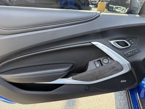 Used 2018 Chevrolet Camaro SS RWD image 10