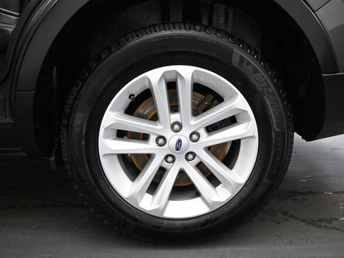 Certified 2017 Ford Explorer XLT w/ Equipment Group 202A FWD image 24