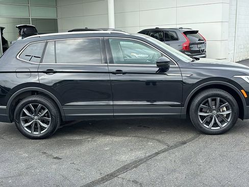 Used 2023 Volkswagen Tiguan SE w/ Panoramic Sunroof Package AWD/4WD image 28