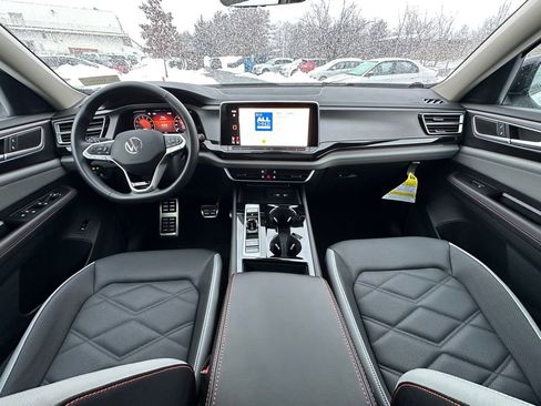 Used 2025 Volkswagen Atlas Peak Edition SE image 23