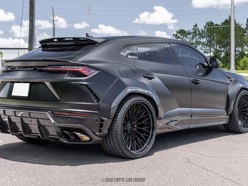 Used 2021 Lamborghini Urus AWD/4WD image 8