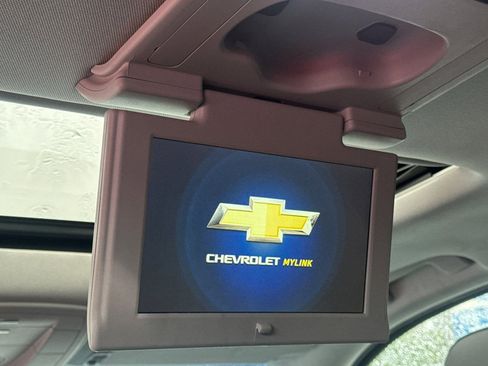 Used 2018 Chevrolet Suburban Premier image 16