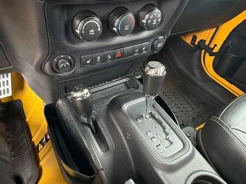 Used 2015 Jeep Wrangler Unlimited Sahara w/ Dual Top Group AWD/4WD image 4