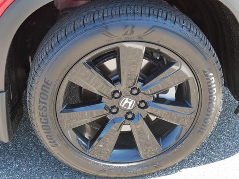 Certified 2025 Honda Pilot Black Edition image 15