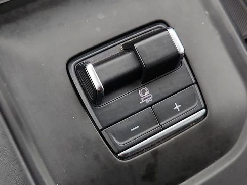 Used 2025 GMC Sierra 2500 Denali Ultimate AWD/4WD image 25