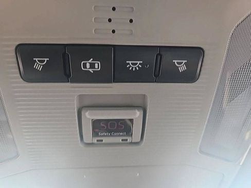 Used 2019 Toyota RAV4 LE AWD/4WD image 26