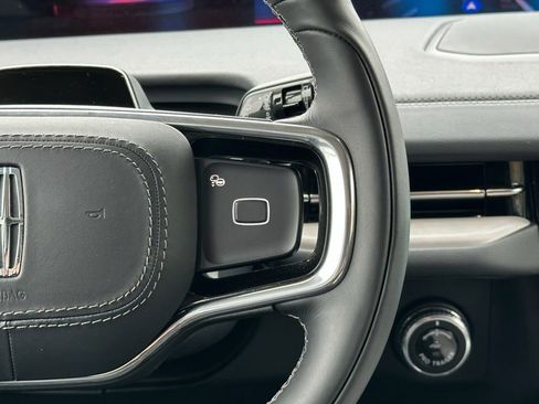 New 2025 Lincoln Navigator Reserve AWD/4WD image 11